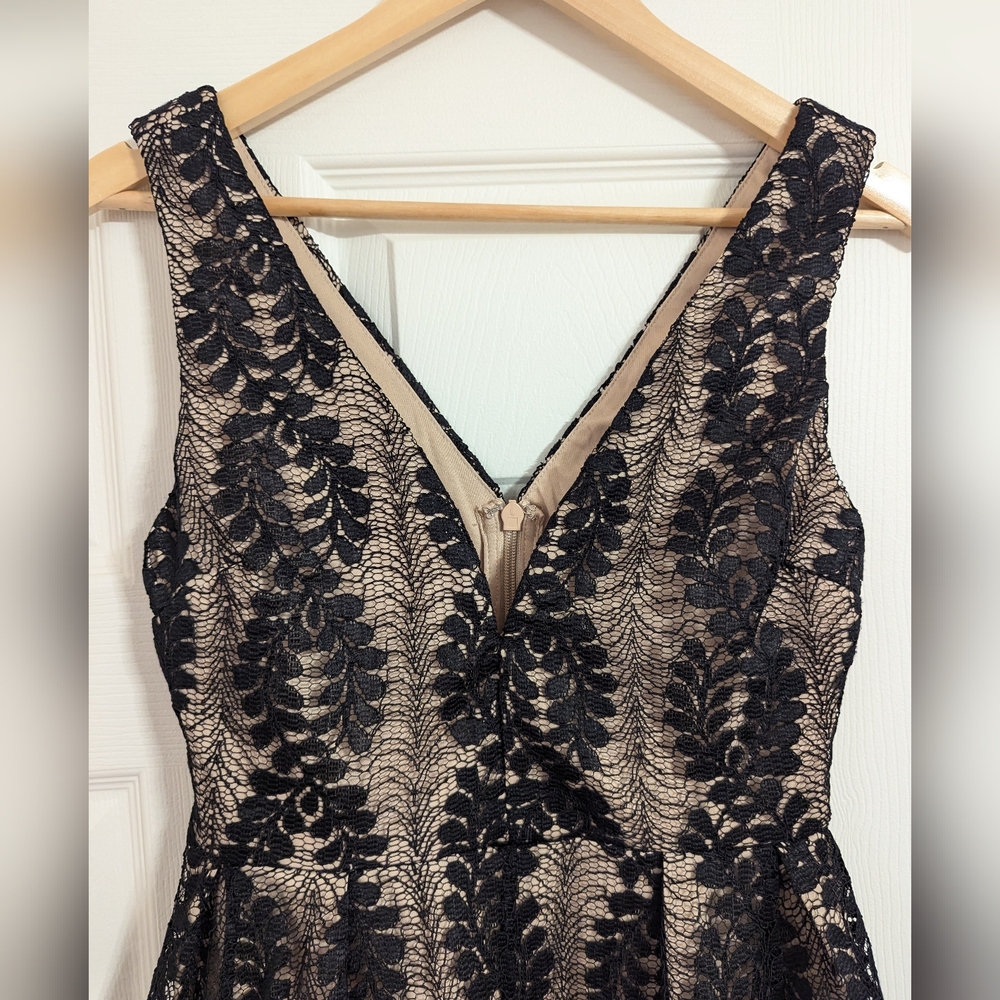 Lulus black beige lace dress skater fit and flare V neckline size small - Picture 2 of 8